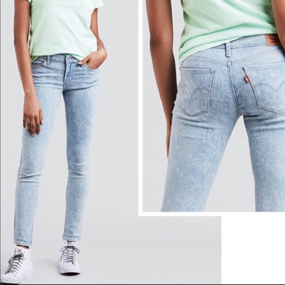 Levi’s Women’s 711 Skinny Stretch Acid Wash Light Blue Jeans Size 28x32